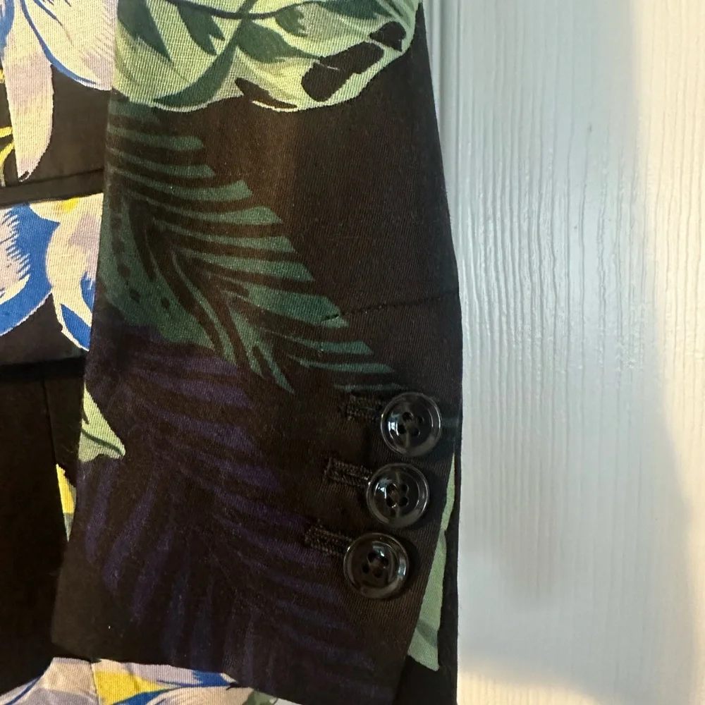 BANANA REPUBLIC Size 10 
FLORAL BLAZER - Picture 4 of 4